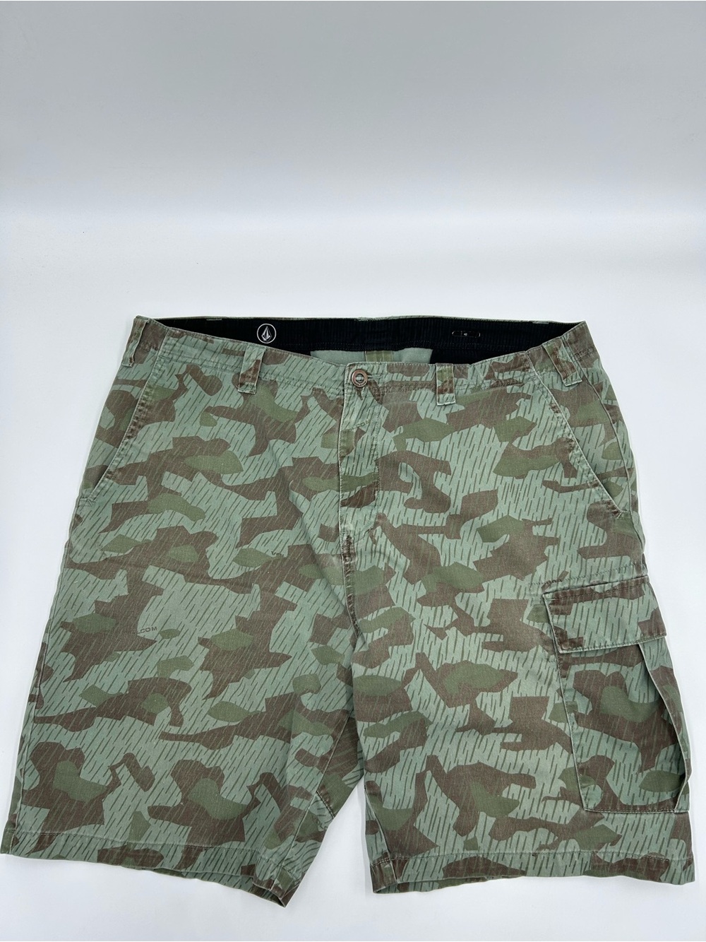 Volcom Men's Green Camo Cargo Shorts 40